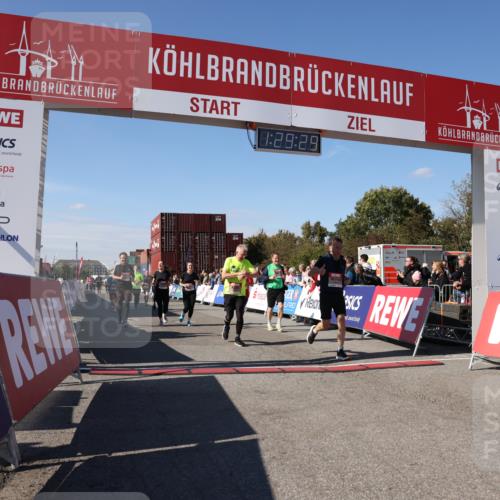 03.10.2025 - Köhlbrandbrückenlauf Lena Gebhardt http://msf.ph/oto/9065992 03.10.2025 13:29:29 Ziel 5340, 5366, 5470, 5514, 5601, 6156, 6334, 6335, 6336, 6351, 6387, 6539, 6543, 6554, 6555 meine-sportfotos.de