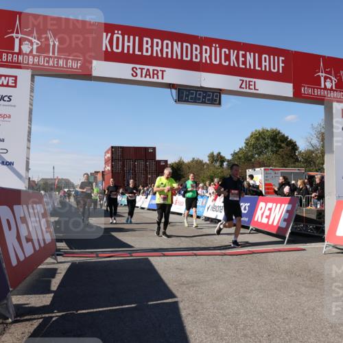 03.10.2025 - Köhlbrandbrückenlauf Lena Gebhardt http://msf.ph/oto/9065998 03.10.2025 13:29:29 Ziel 5340, 5366, 5470, 5514, 5601, 6156, 6334, 6335, 6336, 6351, 6387, 6539, 6543, 6554, 6555 meine-sportfotos.de