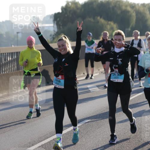 03.10.2025 - Köhlbrandbrückenlauf Jannik Wohlers http://msf.ph/oto/9066020 03.10.2025 09:27:00 Position 3 2928, 2927, 2926 meine-sportfotos.de