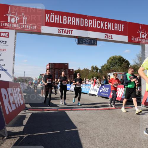 03.10.2025 - Köhlbrandbrückenlauf Lena Gebhardt http://msf.ph/oto/9066021 03.10.2025 13:29:31 Ziel 5340, 5366, 5470, 5482, 5514, 5601, 6156, 6334, 6335, 6336, 6351, 6387, 6439, 6539, 6543, 6554, 6555 meine-sportfotos.de