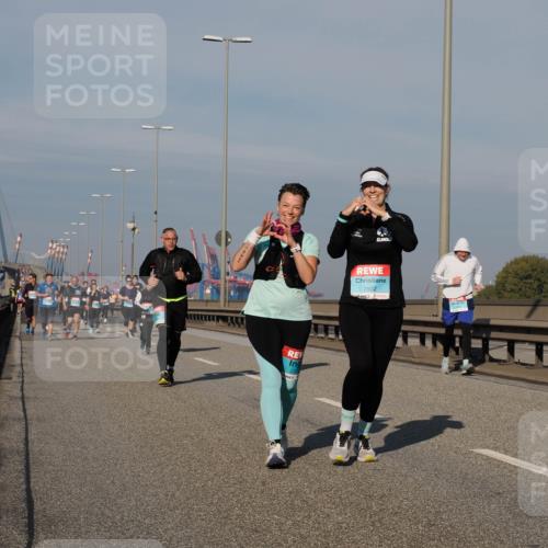 03.10.2025 - Köhlbrandbrückenlauf Fabian Wolf http://msf.ph/oto/9066044 03.10.2025 10:09:06 Position 3 217, 2922 meine-sportfotos.de