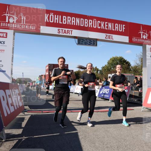 03.10.2025 - Köhlbrandbrückenlauf Lena Gebhardt http://msf.ph/oto/9066051 03.10.2025 13:29:33 Ziel 5340, 5366, 5470, 5482, 5514, 5601, 6093, 6156, 6215, 6334, 6335, 6336, 6351, 6387, 6439, 6539, 6543, 6554, 6555 meine-sportfotos.de