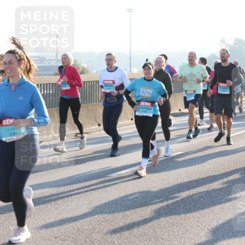 03.10.2025 - Köhlbrandbrückenlauf Lena Gebhardt http://msf.ph/oto/9066061 03.10.2025 09:22:55 Position 1 2025, 3169, 3788, 1903, 2165 meine-sportfotos.de