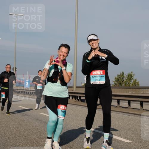 03.10.2025 - Köhlbrandbrückenlauf Fabian Wolf http://msf.ph/oto/9066076 03.10.2025 10:09:08 Position 3 217, 2922 meine-sportfotos.de
