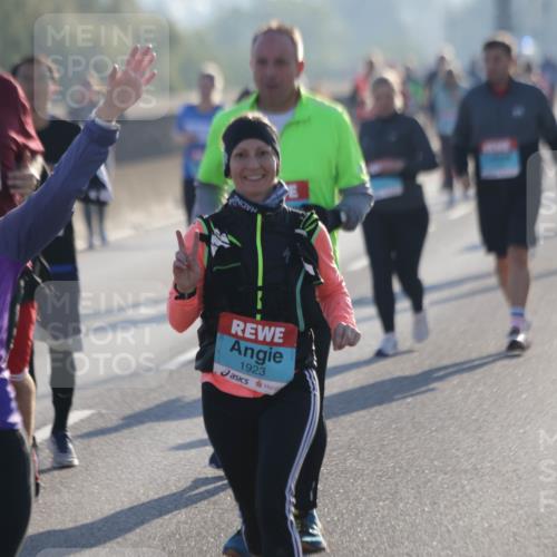 03.10.2025 - Köhlbrandbrückenlauf Jannik Wohlers http://msf.ph/oto/9066080 03.10.2025 09:27:03 Position 3 3094, 1923 meine-sportfotos.de