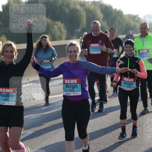 03.10.2025 - Köhlbrandbrückenlauf Jannik Wohlers http://msf.ph/oto/9066095 03.10.2025 09:27:04 Position 3 3095, 3094, 1923, 2460 meine-sportfotos.de