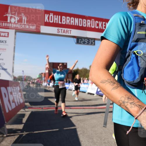 03.10.2025 - Köhlbrandbrückenlauf Lena Gebhardt http://msf.ph/oto/9066098 03.10.2025 13:29:36 Ziel 5470, 5482, 5601, 6093, 6156, 6215, 6334, 6335, 6336, 6351, 6387, 6439, 6539, 6543, 6554, 6555 meine-sportfotos.de