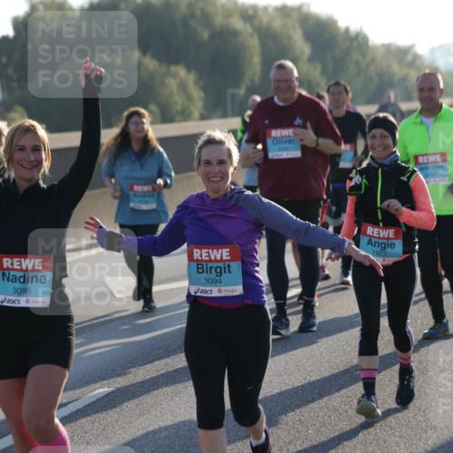 03.10.2025 - Köhlbrandbrückenlauf Jannik Wohlers http://msf.ph/oto/9066099 03.10.2025 09:27:04 Position 3 3095, 3094, 1923, 2480 meine-sportfotos.de