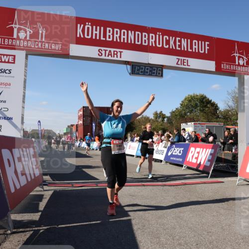 03.10.2025 - Köhlbrandbrückenlauf Lena Gebhardt http://msf.ph/oto/9066108 03.10.2025 13:29:36 Ziel 5470, 5482, 5601, 6093, 6156, 6215, 6334, 6335, 6336, 6351, 6387, 6439, 6539, 6543, 6554, 6555 meine-sportfotos.de