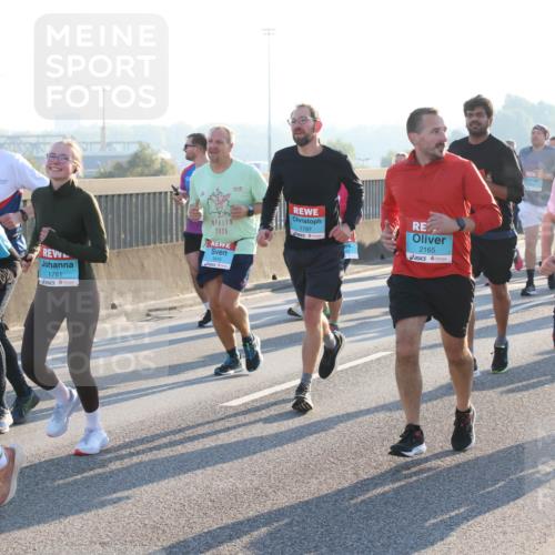 03.10.2025 - Köhlbrandbrückenlauf Lena Gebhardt http://msf.ph/oto/9066112 03.10.2025 09:22:56 Position 1 1761, 1903, 2025, 3416, 1797, 2165, 2171, 3488 meine-sportfotos.de