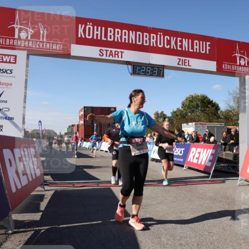 03.10.2025 - Köhlbrandbrückenlauf Lena Gebhardt http://msf.ph/oto/9066120 03.10.2025 13:29:37 Ziel 4629, 4660, 4720, 4733, 5470, 5482, 5601, 6093, 6156, 6215, 6334, 6335, 6336, 6351, 6387, 6439, 6539, 6543, 6554, 6555 meine-sportfotos.de
