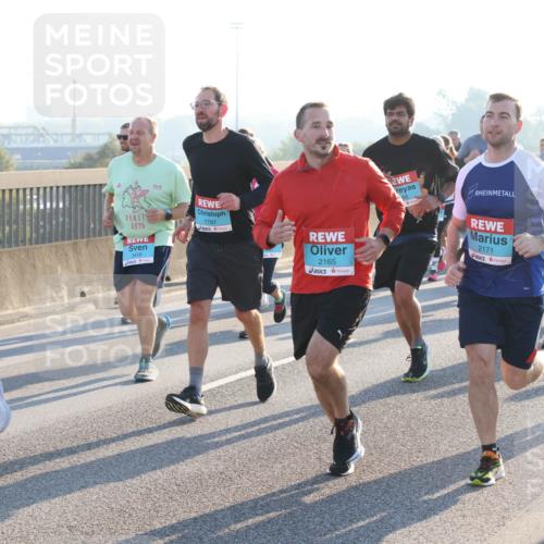 03.10.2025 - Köhlbrandbrückenlauf Lena Gebhardt http://msf.ph/oto/9066122 03.10.2025 09:22:56 Position 1 1761, 2025, 3416, 1797, 2165, 3488, 2171 meine-sportfotos.de