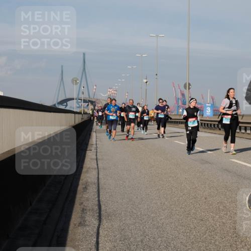 03.10.2025 - Köhlbrandbrückenlauf Fabian Wolf http://msf.ph/oto/9066150 03.10.2025 10:09:11 Position 3 3, 1791, 5 meine-sportfotos.de