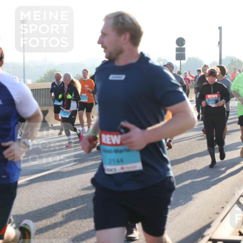 03.10.2025 - Köhlbrandbrückenlauf Lena Gebhardt http://msf.ph/oto/9066153 03.10.2025 09:22:57 Position 1 371, 2144 meine-sportfotos.de