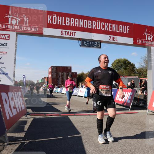 03.10.2025 - Köhlbrandbrückenlauf Lena Gebhardt http://msf.ph/oto/9066157 03.10.2025 13:29:39 Ziel 4629, 4660, 4720, 4733, 5119, 5120, 5470, 5482, 5601, 6093, 6156, 6215, 6334, 6335, 6336, 6351, 6387, 6439, 6539, 6543, 6554, 6555 meine-sportfotos.de