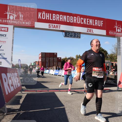 03.10.2025 - Köhlbrandbrückenlauf Lena Gebhardt http://msf.ph/oto/9066169 03.10.2025 13:29:40 Ziel 4629, 4660, 4720, 4733, 5119, 5120, 5470, 5482, 6093, 6215, 6334, 6335, 6336, 6351, 6387, 6439, 6539, 6543, 6554, 6555 meine-sportfotos.de