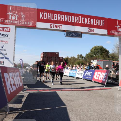 03.10.2025 - Köhlbrandbrückenlauf Lena Gebhardt http://msf.ph/oto/9066177 03.10.2025 13:29:43 Ziel 4629, 4660, 4720, 4733, 5119, 5120, 5260, 5333, 5482, 5574, 6093, 6215, 6387, 6439, 6543, 6554, 6555 meine-sportfotos.de