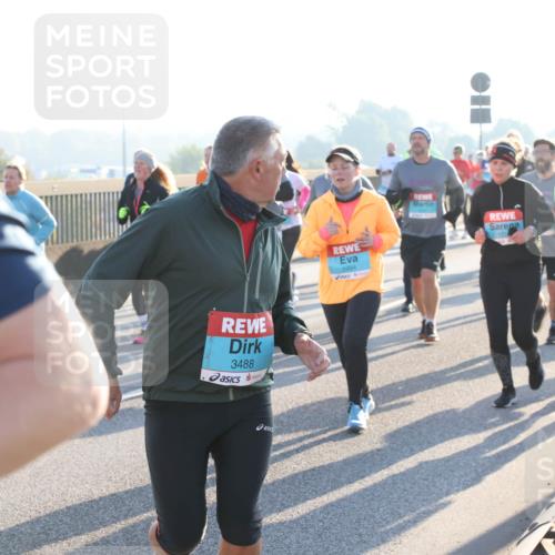03.10.2025 - Köhlbrandbrückenlauf Lena Gebhardt http://msf.ph/oto/9066178 03.10.2025 09:22:58 Position 1 3488, 1994 meine-sportfotos.de