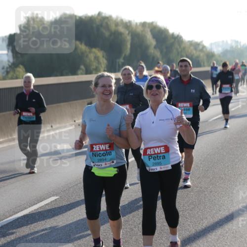 03.10.2025 - Köhlbrandbrückenlauf Jannik Wohlers http://msf.ph/oto/9066200 03.10.2025 09:27:09 Position 3 182, 2894, 2895 meine-sportfotos.de