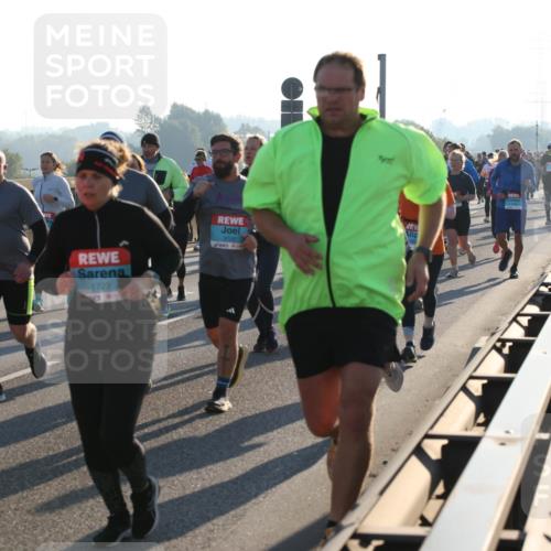 03.10.2025 - Köhlbrandbrückenlauf Lena Gebhardt http://msf.ph/oto/9066208 03.10.2025 09:22:59 Position 1 2024, 1723, 3026 meine-sportfotos.de