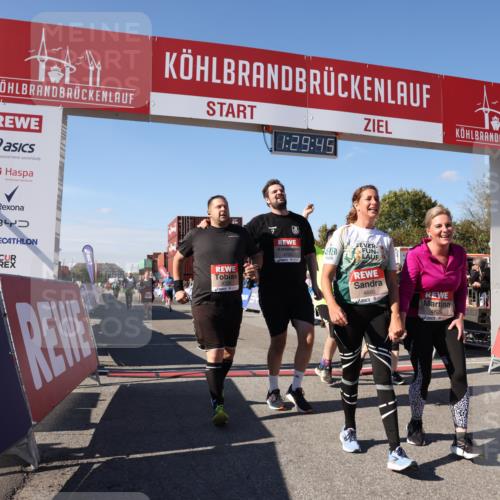 03.10.2025 - Köhlbrandbrückenlauf Lena Gebhardt http://msf.ph/oto/9066222 03.10.2025 13:29:45 Ziel 4629, 4660, 4714, 4720, 4733, 5119, 5120, 5260, 5333, 5482, 5574, 6066, 6093, 6215, 6439 meine-sportfotos.de