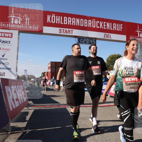 03.10.2025 - Köhlbrandbrückenlauf Lena Gebhardt http://msf.ph/oto/9066238 03.10.2025 13:29:46 Ziel 4629, 4660, 4714, 4720, 4733, 5119, 5120, 5260, 5333, 5482, 5574, 5944, 6066, 6093, 6215, 6439 meine-sportfotos.de
