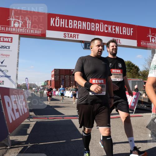 03.10.2025 - Köhlbrandbrückenlauf Lena Gebhardt http://msf.ph/oto/9066242 03.10.2025 13:29:46 Ziel 4629, 4660, 4714, 4720, 4733, 5119, 5120, 5260, 5333, 5482, 5574, 5944, 6066, 6093, 6215, 6439 meine-sportfotos.de