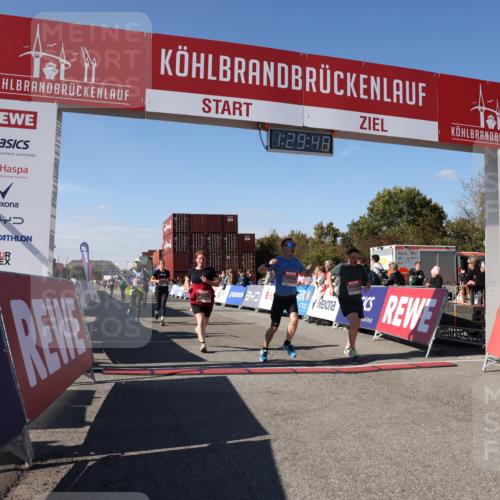 03.10.2025 - Köhlbrandbrückenlauf Lena Gebhardt http://msf.ph/oto/9066257 03.10.2025 13:29:48 Ziel 4629, 4660, 4714, 4720, 4733, 4825, 5119, 5120, 5260, 5333, 5574, 5930, 5944, 6066, 6093, 6215, 6234 meine-sportfotos.de
