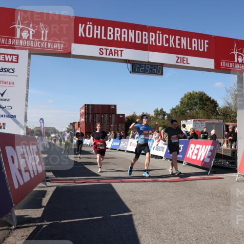 03.10.2025 - Köhlbrandbrückenlauf Lena Gebhardt http://msf.ph/oto/9066261 03.10.2025 13:29:48 Ziel 4629, 4660, 4714, 4720, 4733, 4825, 5119, 5120, 5260, 5333, 5574, 5930, 5944, 6066, 6093, 6215, 6234 meine-sportfotos.de