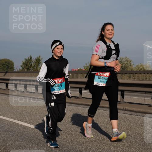 03.10.2025 - Köhlbrandbrückenlauf Fabian Wolf http://msf.ph/oto/9066270 03.10.2025 10:09:16 Position 3 1896, 1897 meine-sportfotos.de