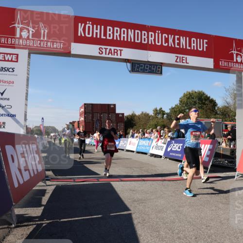 03.10.2025 - Köhlbrandbrückenlauf Lena Gebhardt http://msf.ph/oto/9066272 03.10.2025 13:29:49 Ziel 4629, 4660, 4714, 4720, 4733, 4825, 5119, 5120, 5260, 5333, 5574, 5930, 5944, 6066, 6093, 6215, 6234, 6698 meine-sportfotos.de