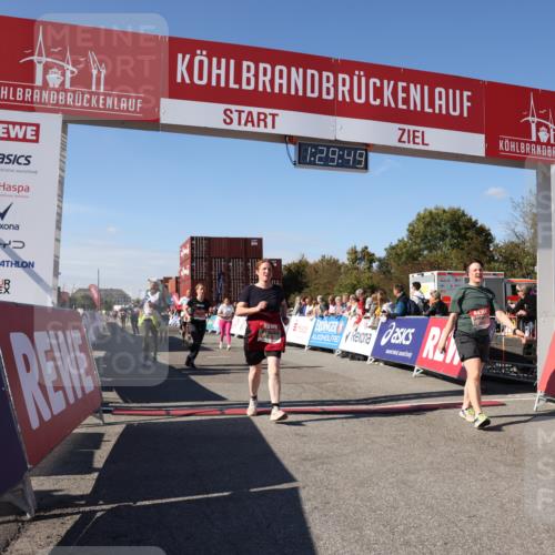 03.10.2025 - Köhlbrandbrückenlauf Lena Gebhardt http://msf.ph/oto/9066277 03.10.2025 13:29:49 Ziel 4629, 4660, 4714, 4720, 4733, 4825, 5119, 5120, 5260, 5333, 5574, 5930, 5944, 6066, 6093, 6215, 6234, 6698 meine-sportfotos.de