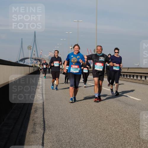 03.10.2025 - Köhlbrandbrückenlauf Fabian Wolf http://msf.ph/oto/9066281 03.10.2025 10:09:18 Position 3 1358, 2497, 2498 meine-sportfotos.de