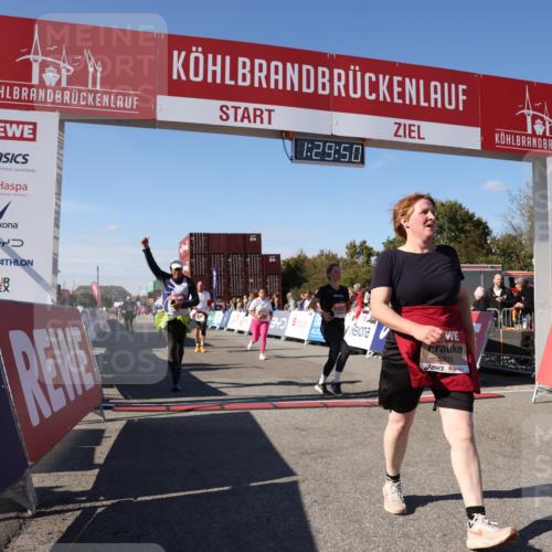 03.10.2025 - Köhlbrandbrückenlauf Lena Gebhardt http://msf.ph/oto/9066305 03.10.2025 13:29:51 Ziel 4629, 4660, 4714, 4720, 4733, 4825, 5119, 5120, 5260, 5333, 5574, 5587, 5621, 5930, 5944, 6066, 6234, 6570, 6698 meine-sportfotos.de