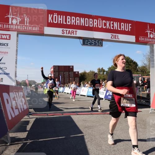 03.10.2025 - Köhlbrandbrückenlauf Lena Gebhardt http://msf.ph/oto/9066311 03.10.2025 13:29:51 Ziel 4629, 4660, 4714, 4720, 4733, 4825, 5119, 5120, 5260, 5333, 5574, 5587, 5621, 5930, 5944, 6066, 6234, 6570, 6698 meine-sportfotos.de
