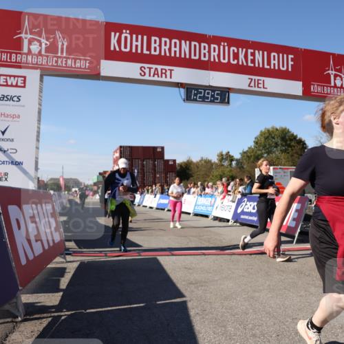 03.10.2025 - Köhlbrandbrückenlauf Lena Gebhardt http://msf.ph/oto/9066318 03.10.2025 13:29:51 Ziel 4629, 4660, 4714, 4720, 4733, 4825, 5119, 5120, 5260, 5333, 5574, 5587, 5621, 5930, 5944, 6066, 6234, 6570, 6698 meine-sportfotos.de