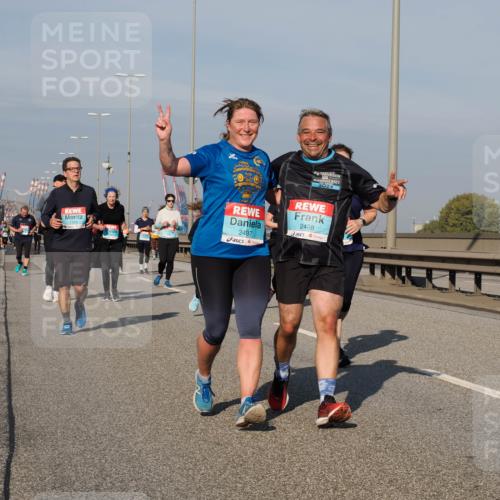 03.10.2025 - Köhlbrandbrückenlauf Fabian Wolf http://msf.ph/oto/9066331 03.10.2025 10:09:19 Position 3 2024, 2497, 2498 meine-sportfotos.de