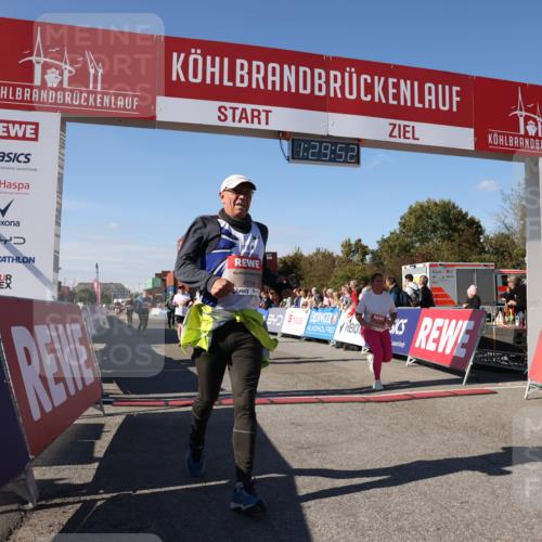 03.10.2025 - Köhlbrandbrückenlauf Lena Gebhardt http://msf.ph/oto/9066338 03.10.2025 13:29:53 Ziel 4629, 4660, 4714, 4720, 4733, 4825, 5119, 5120, 5260, 5333, 5574, 5587, 5621, 5930, 5944, 6066, 6234, 6570, 6698 meine-sportfotos.de