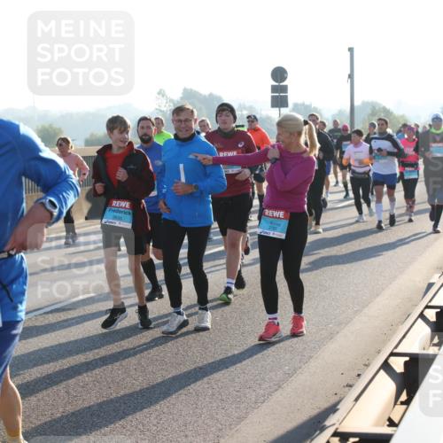 03.10.2025 - Köhlbrandbrückenlauf Lena Gebhardt http://msf.ph/oto/9066360 03.10.2025 09:23:06 Position 1 2448, 3635, 3783 meine-sportfotos.de