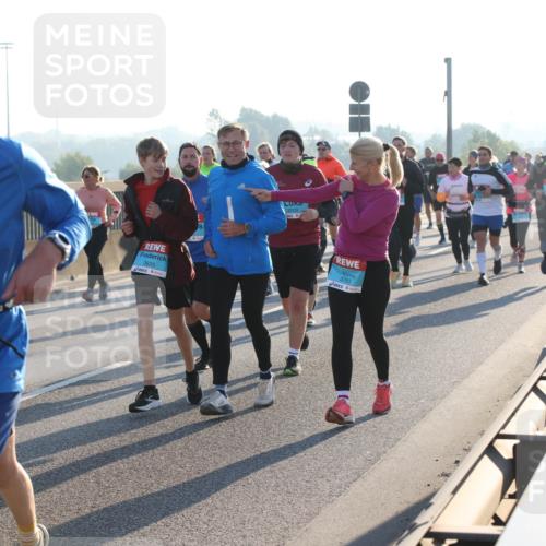 03.10.2025 - Köhlbrandbrückenlauf Lena Gebhardt http://msf.ph/oto/9066364 03.10.2025 09:23:06 Position 1 2448, 3635, 3783 meine-sportfotos.de