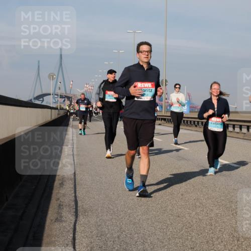 03.10.2025 - Köhlbrandbrückenlauf Fabian Wolf http://msf.ph/oto/9066367 03.10.2025 10:09:22 Position 3 358, 2375 meine-sportfotos.de