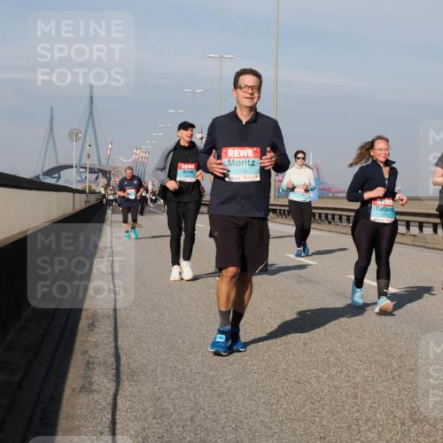 03.10.2025 - Köhlbrandbrückenlauf Fabian Wolf http://msf.ph/oto/9066374 03.10.2025 10:09:22 Position 3 1358, 2375 meine-sportfotos.de