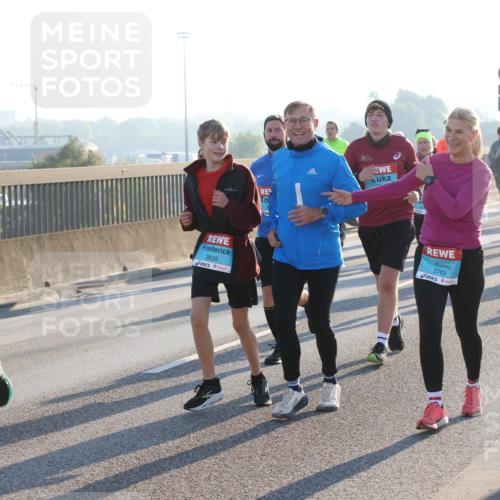 03.10.2025 - Köhlbrandbrückenlauf Lena Gebhardt http://msf.ph/oto/9066377 03.10.2025 09:23:06 Position 1 3635, 3783 meine-sportfotos.de