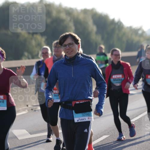 03.10.2025 - Köhlbrandbrückenlauf Jannik Wohlers http://msf.ph/oto/9066383 03.10.2025 09:27:24 Position 3 3284, 3286 meine-sportfotos.de
