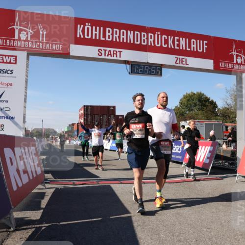 03.10.2025 - Köhlbrandbrückenlauf Lena Gebhardt http://msf.ph/oto/9066386 03.10.2025 13:29:55 Ziel 4714, 4825, 5260, 5333, 5369, 5574, 5587, 5621, 5930, 5944, 6066, 6234, 6570, 6698 meine-sportfotos.de