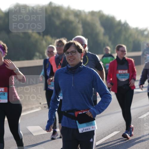 03.10.2025 - Köhlbrandbrückenlauf Jannik Wohlers http://msf.ph/oto/9066391 03.10.2025 09:27:25 Position 3 3284, 20, 3286 meine-sportfotos.de