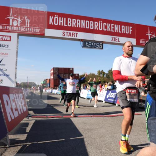 03.10.2025 - Köhlbrandbrückenlauf Lena Gebhardt http://msf.ph/oto/9066400 03.10.2025 13:29:56 Ziel 4714, 4825, 5260, 5333, 5369, 5574, 5587, 5621, 5930, 5944, 6066, 6234, 6570, 6698 meine-sportfotos.de