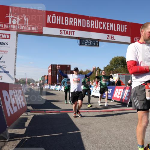 03.10.2025 - Köhlbrandbrückenlauf Lena Gebhardt http://msf.ph/oto/9066403 03.10.2025 13:29:57 Ziel 4714, 4825, 5260, 5333, 5369, 5574, 5587, 5621, 5930, 5944, 6066, 6234, 6570, 6698 meine-sportfotos.de