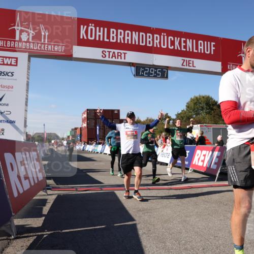 03.10.2025 - Köhlbrandbrückenlauf Lena Gebhardt http://msf.ph/oto/9066407 03.10.2025 13:29:57 Ziel 4714, 4825, 5260, 5333, 5369, 5574, 5587, 5621, 5930, 5944, 6066, 6234, 6570, 6698 meine-sportfotos.de