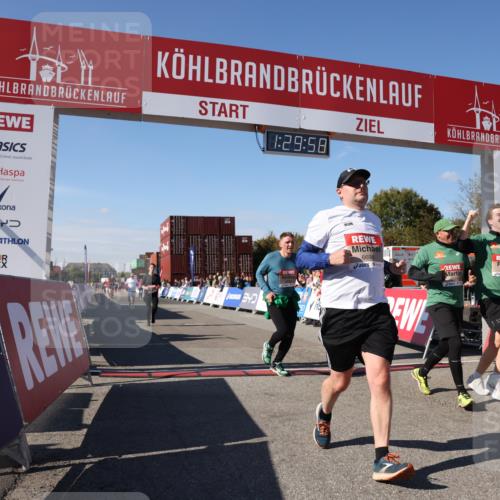 03.10.2025 - Köhlbrandbrückenlauf Lena Gebhardt http://msf.ph/oto/9066423 03.10.2025 13:29:58 Ziel 4459, 4714, 4825, 5333, 5369, 5574, 5587, 5621, 5930, 5944, 6066, 6234, 6570, 6698 meine-sportfotos.de